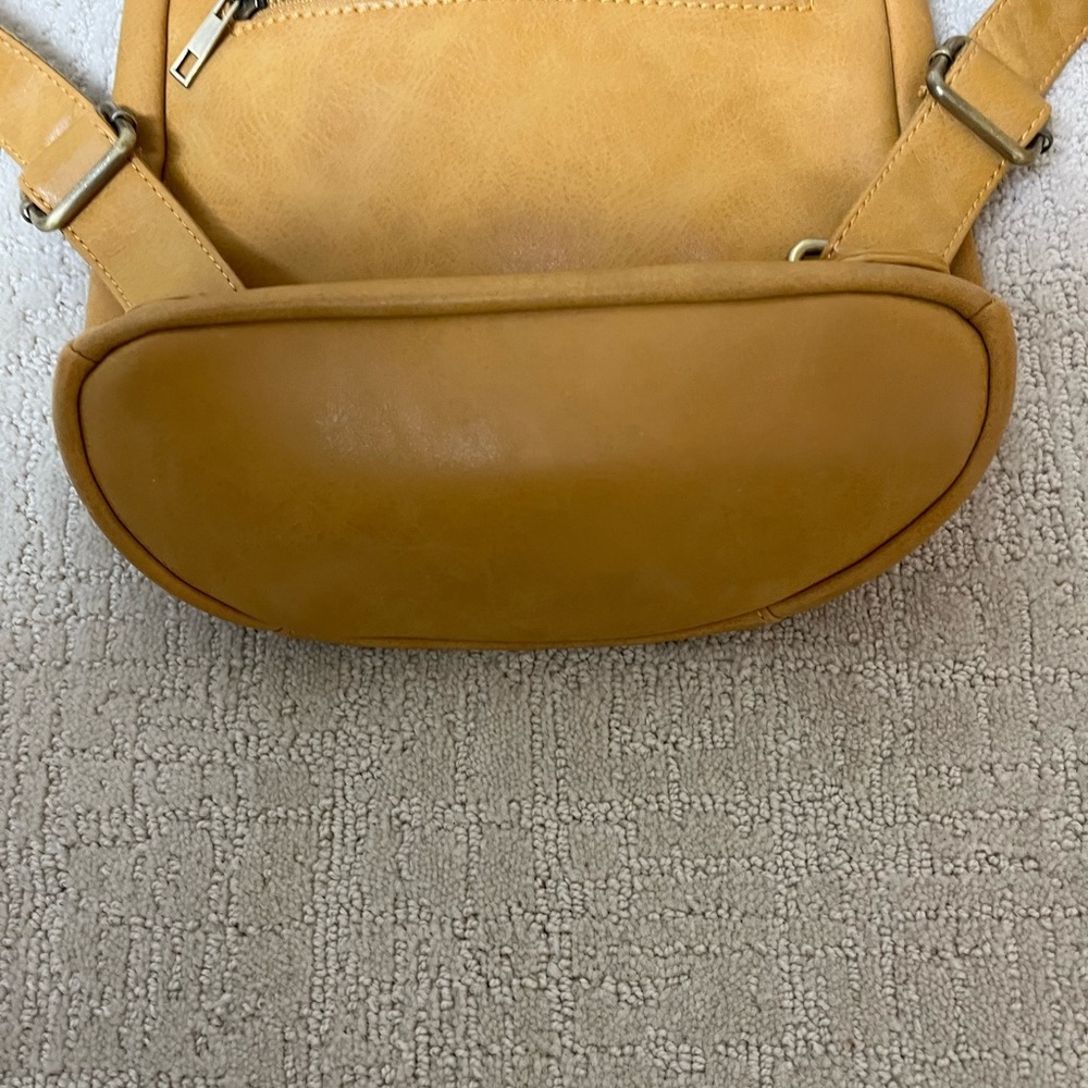 JOY Susan tan Backpack with floral interior - Picture 4 of 6